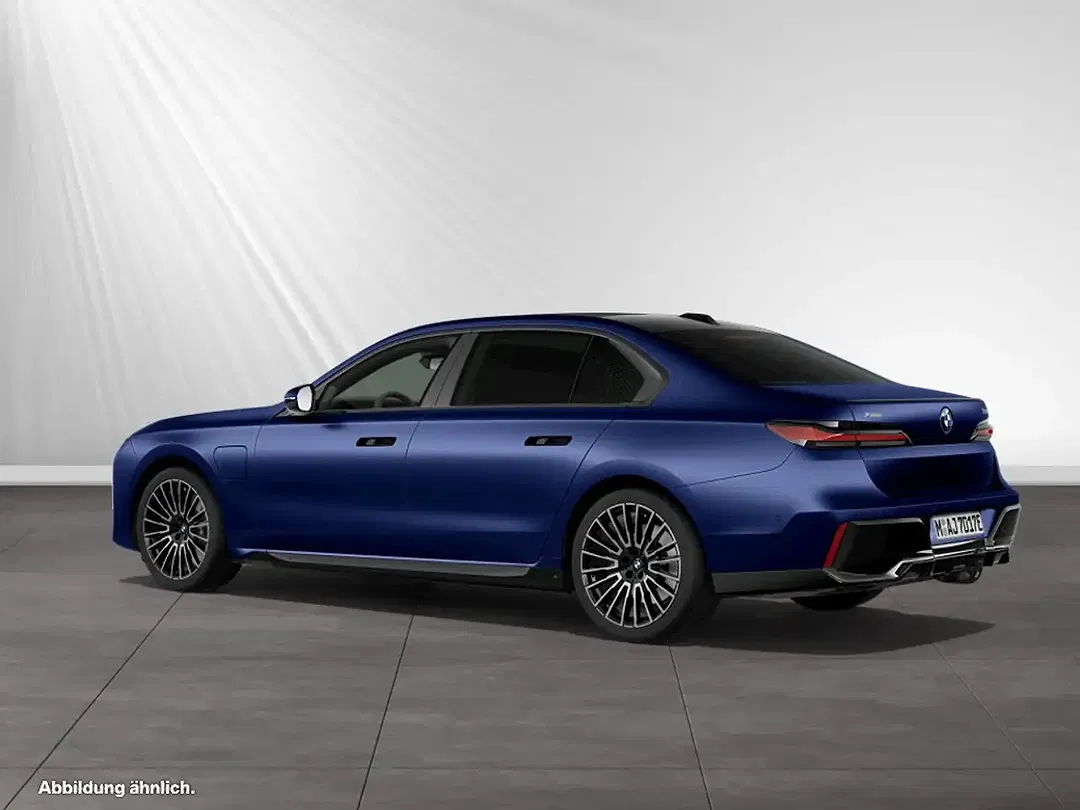BMW 750 xDrive M Sport - Thumbnail 6