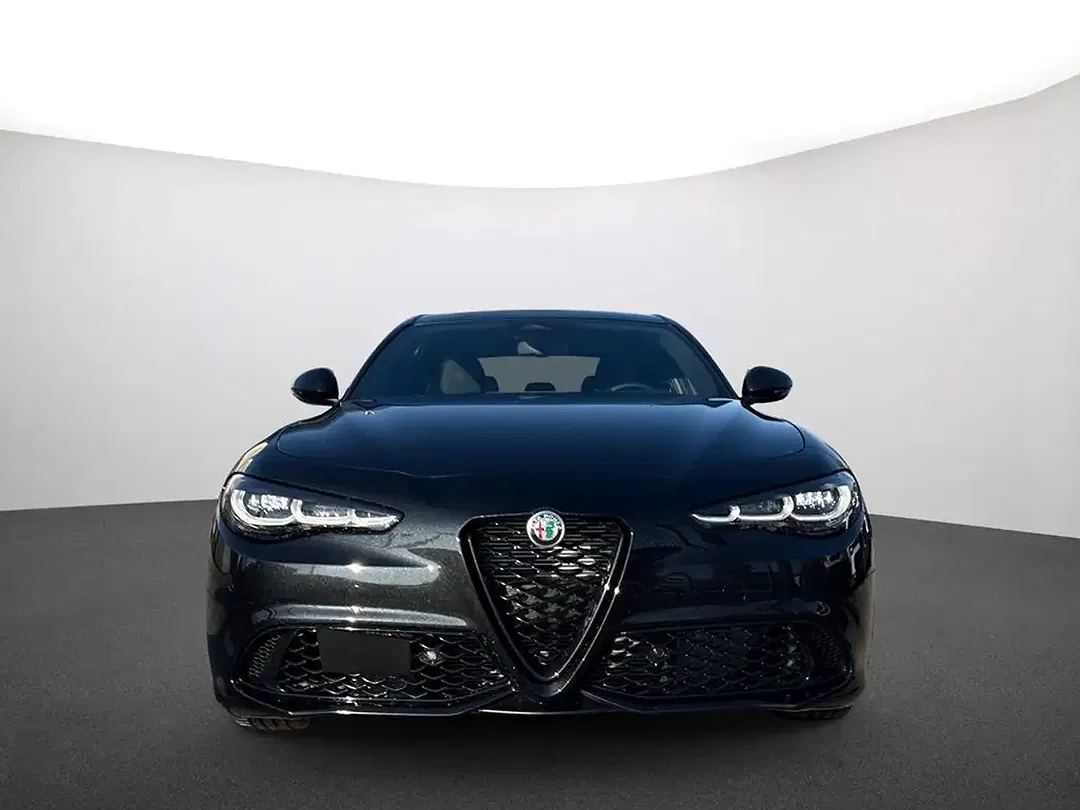 Alfa Romeo Giulia Q4 Intensa - foto 1