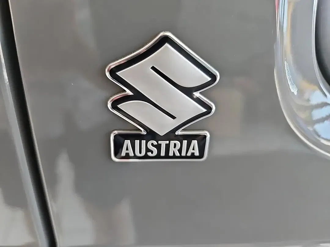 Suzuki Jimny 1.5 AllGrip - foto 12