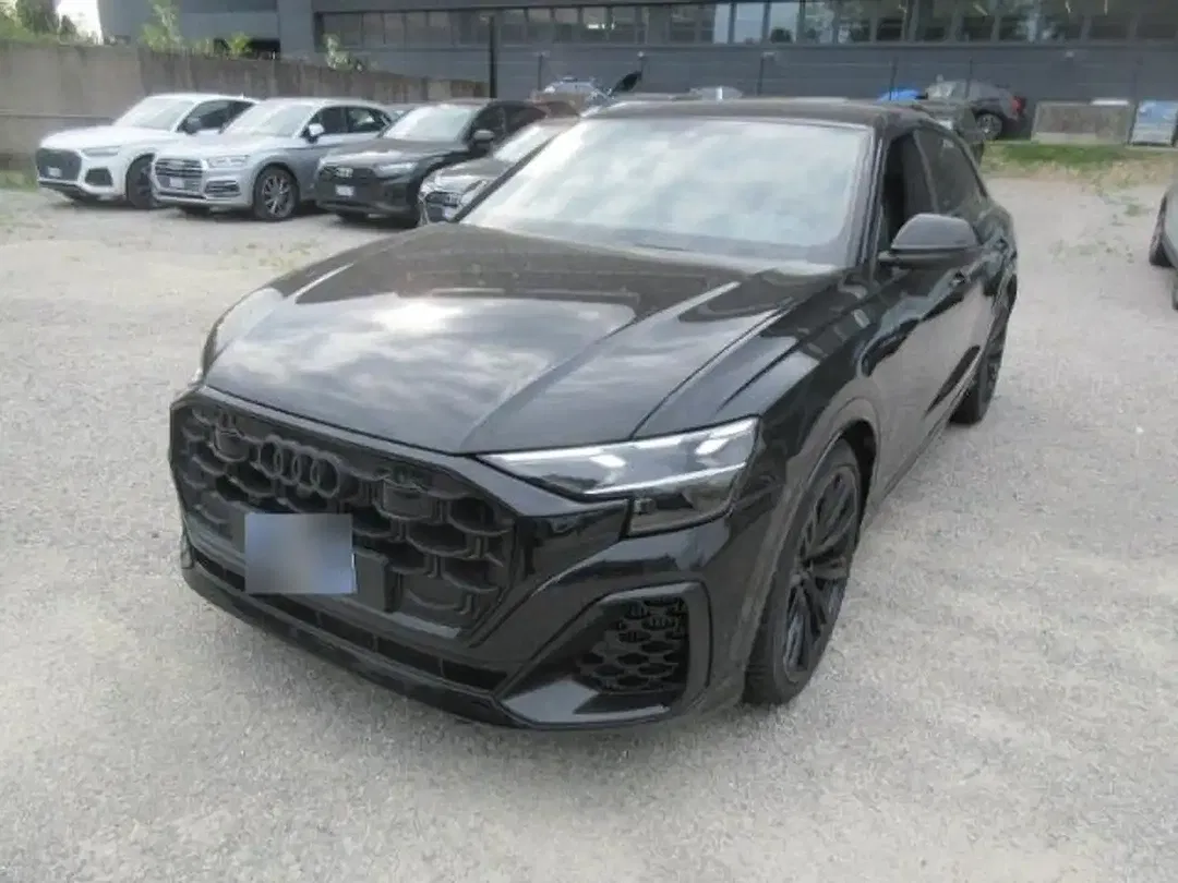 Audi SQ8 TFSI - foto 1