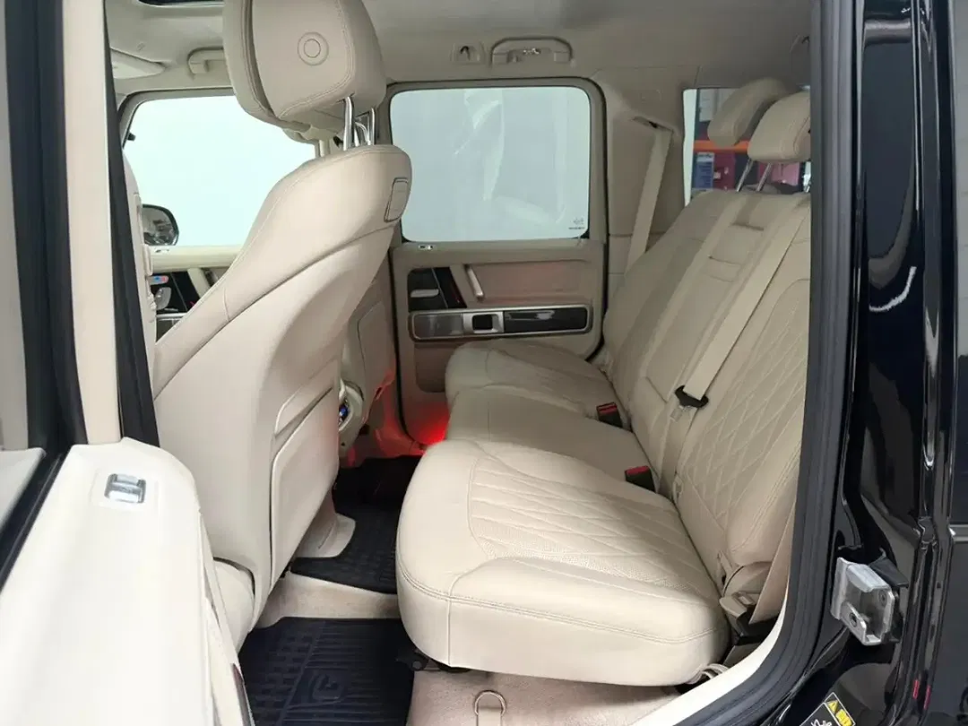 Mercedes-Benz G 63 AMG - foto 15