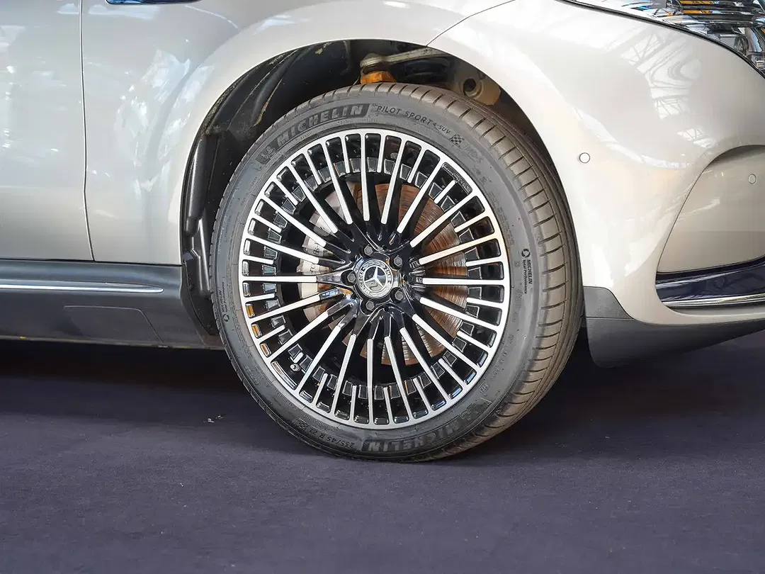 Mercedes-Benz EQC 400 4MATIC Burmester AMG Line - foto 2