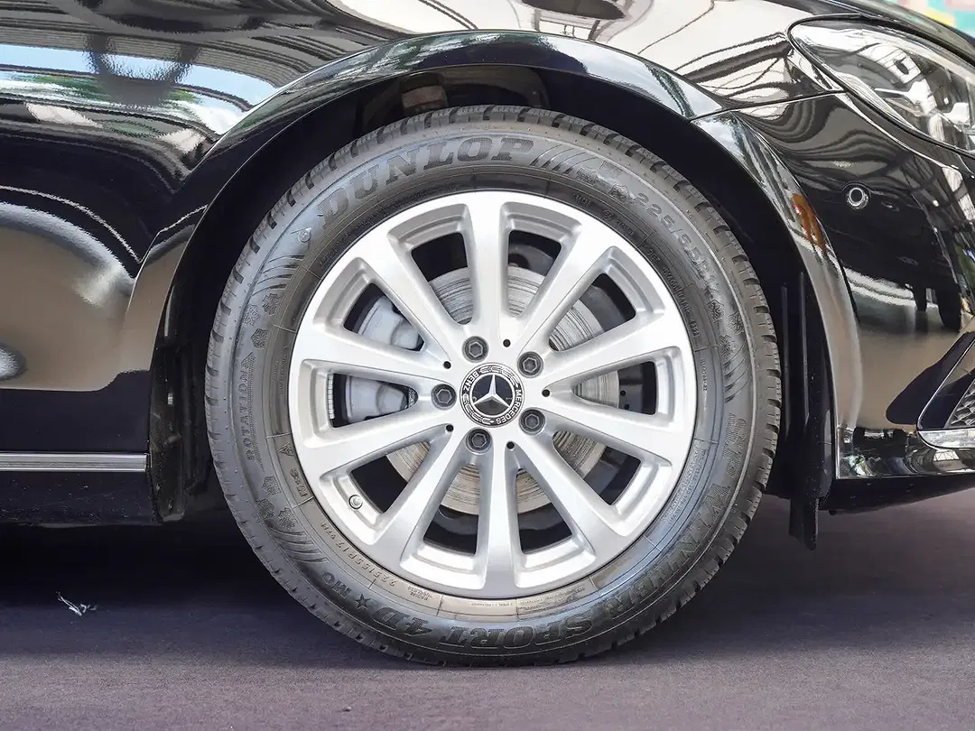 Mercedes-Benz E 220 Avantgarde - Thumbnail 2