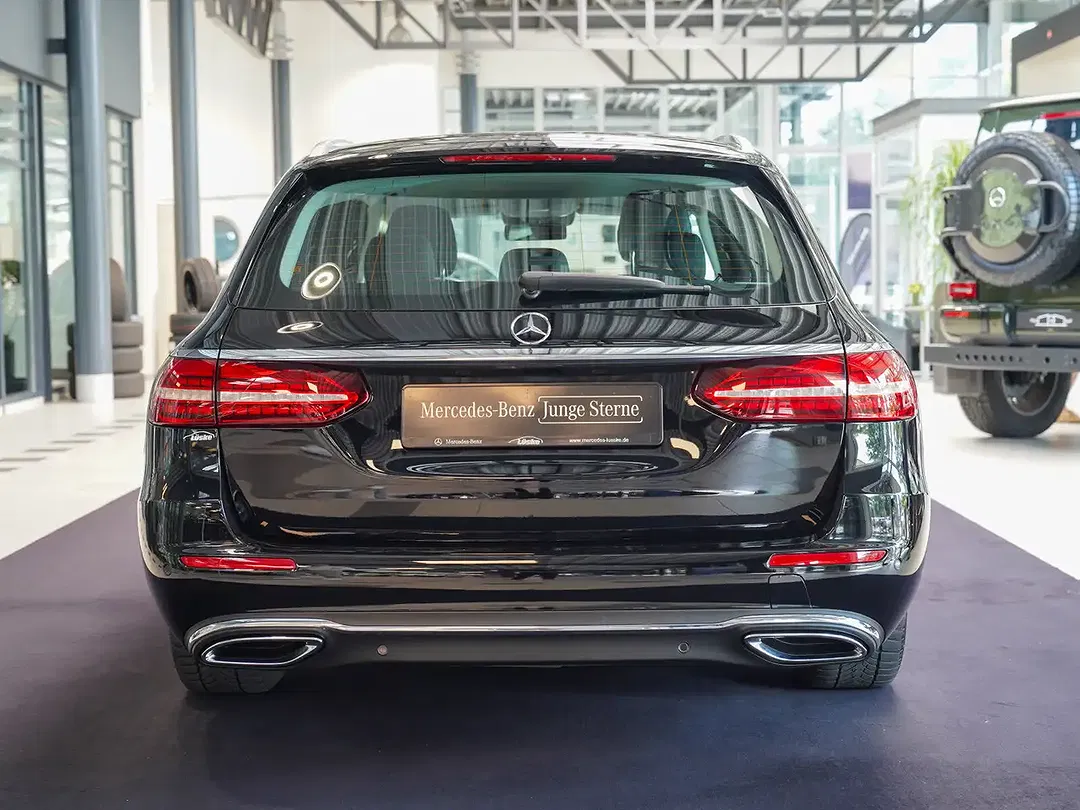 Mercedes-Benz E 220 Avantgarde - Thumbnail 4