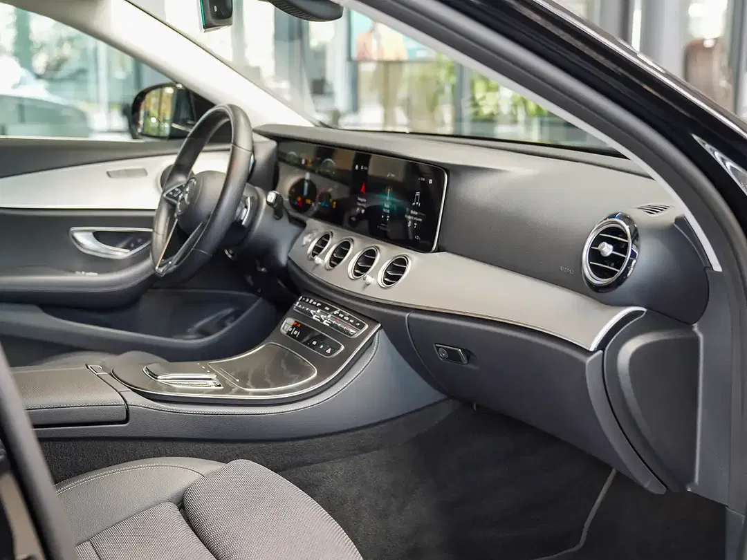 Mercedes-Benz E 220 Avantgarde - Thumbnail 7