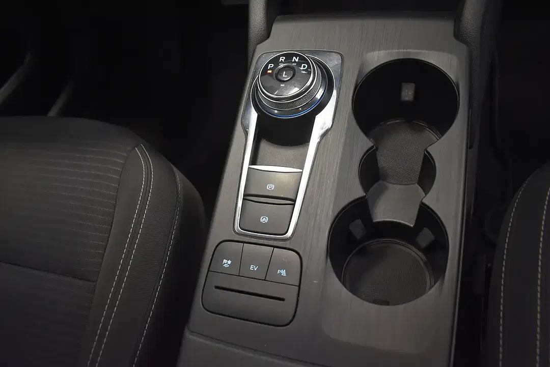 Ford Kuga PHEV Titanium - Thumbnail 10