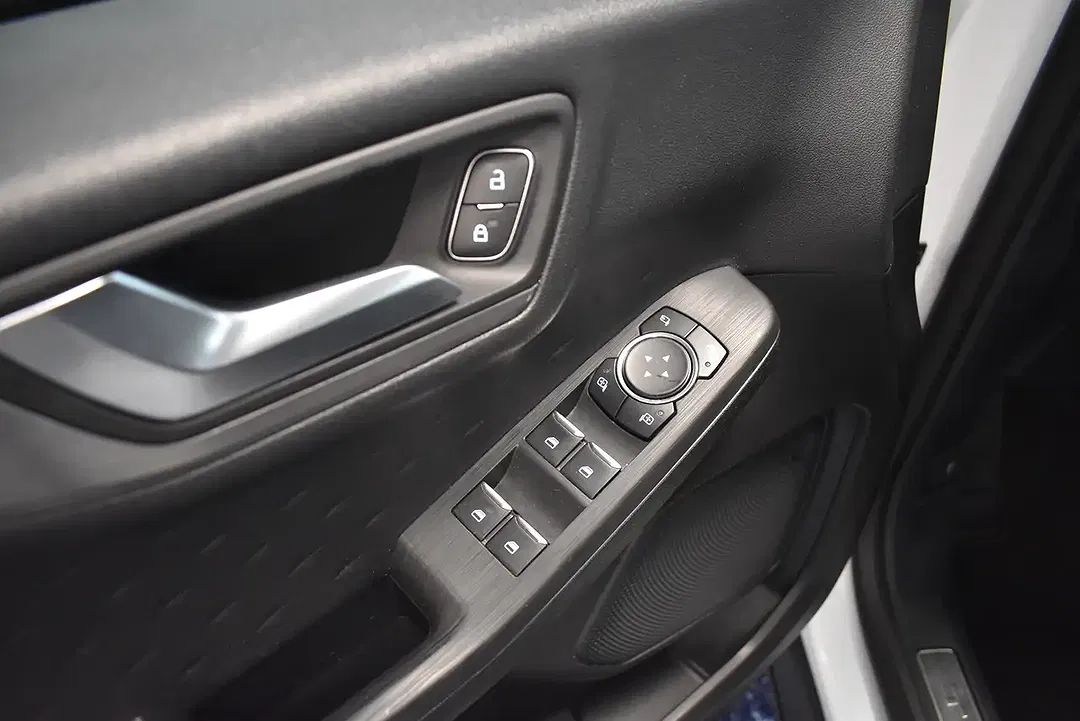 Ford Kuga PHEV Titanium - Thumbnail 13