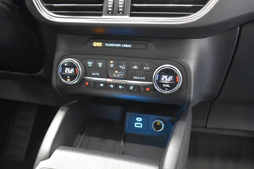 Ford Kuga PHEV Titanium - Thumbnail 9