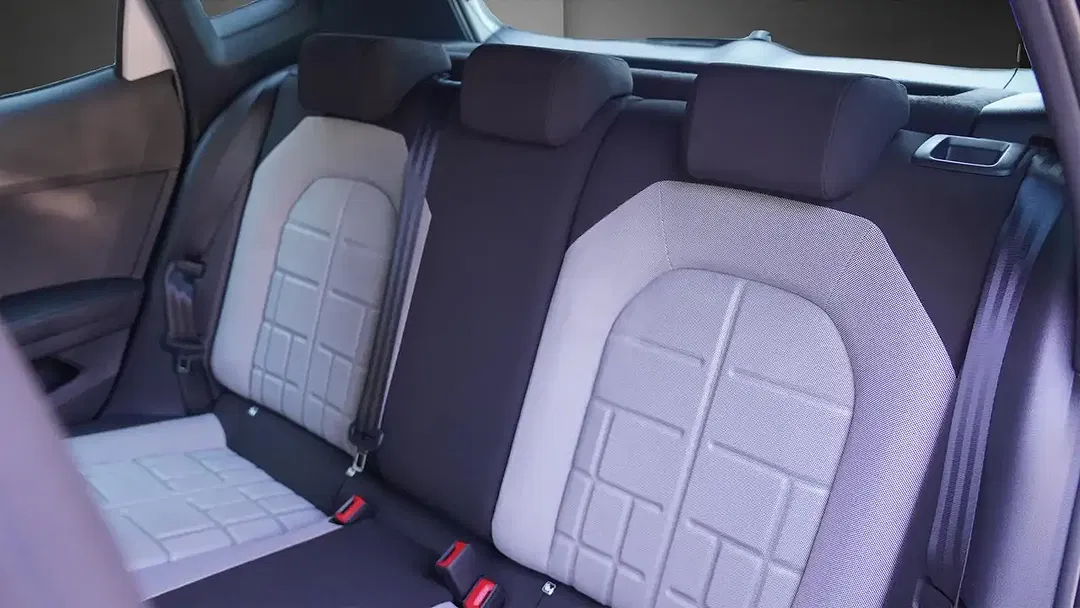 SEAT Arona 1.5 TSI DSG FR - Thumbnail 13