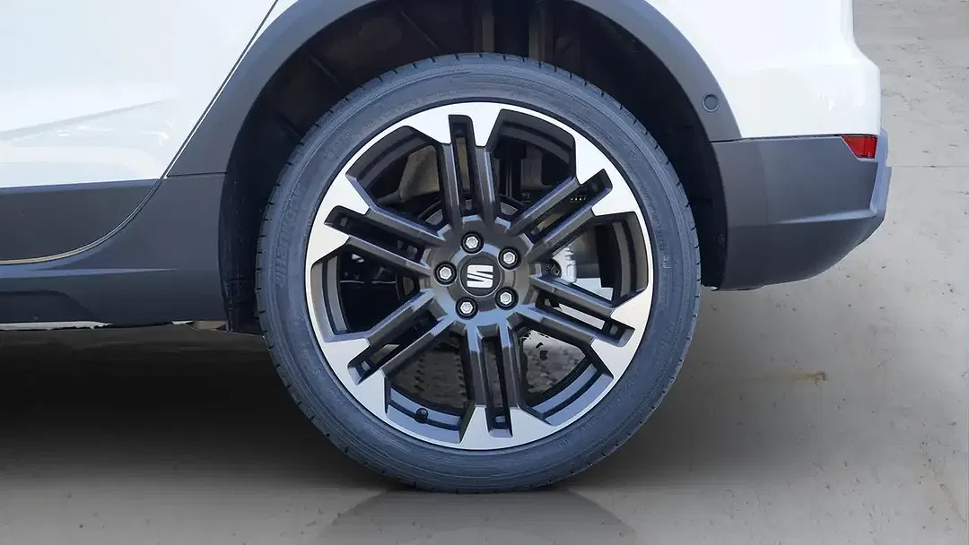 SEAT Arona 1.5 TSI DSG FR - Thumbnail 5