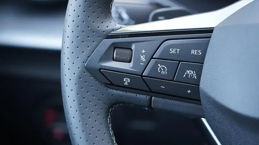 SEAT Arona 1.5 TSI DSG FR - Thumbnail 8