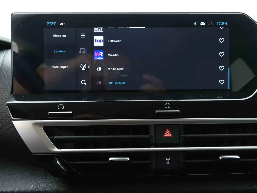 Citroen C4 Hybrid Max - Thumbnail 13