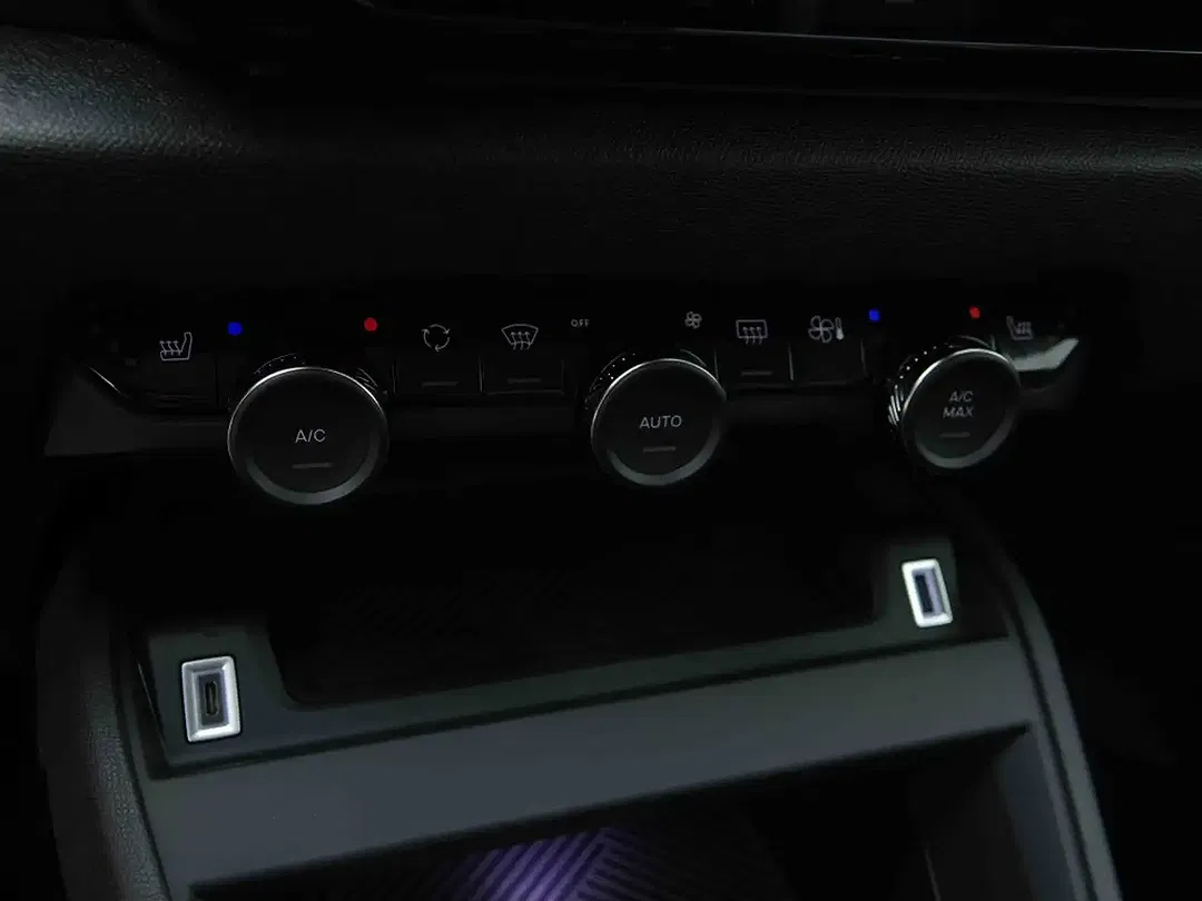 Citroen C4 Hybrid Max - Thumbnail 14