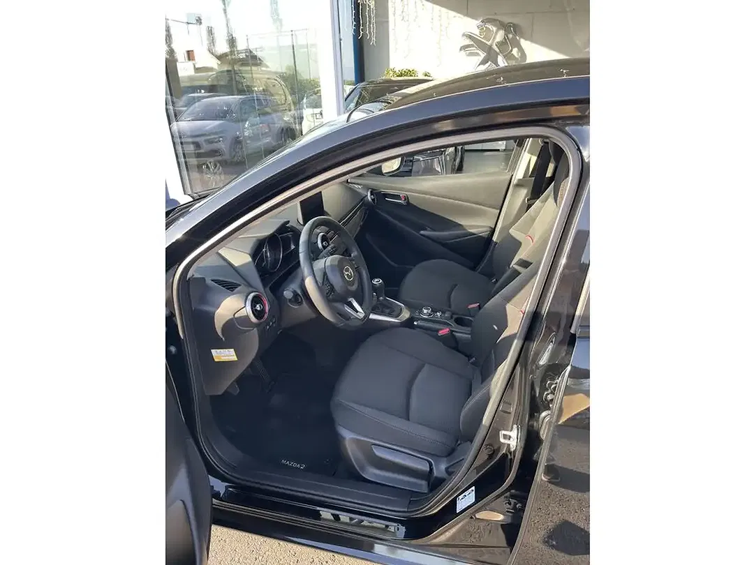 Mazda 2 - Thumbnail 8