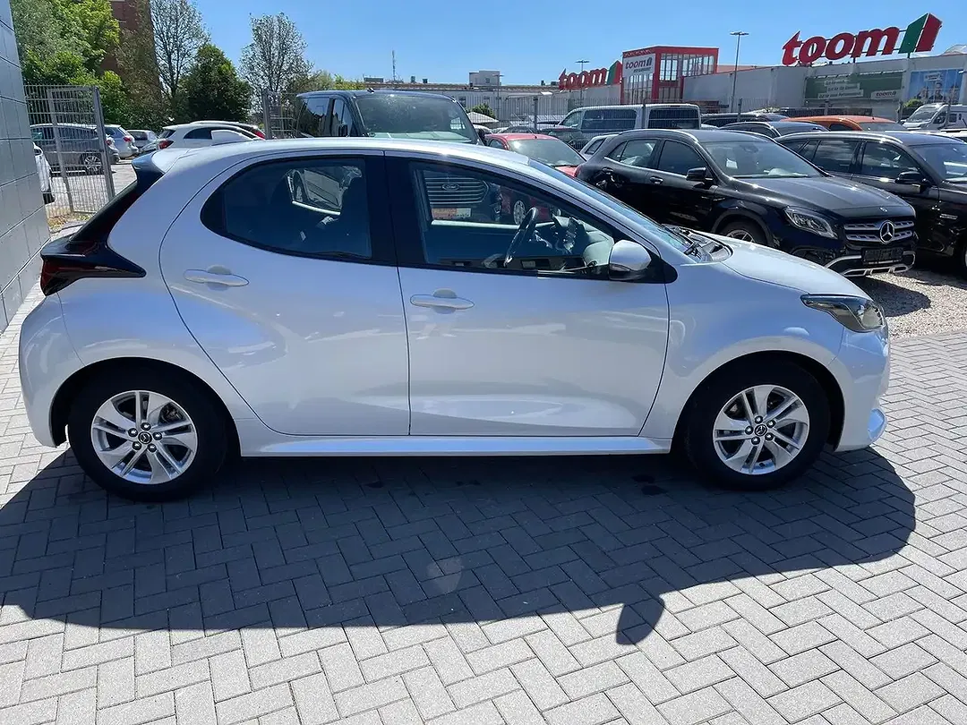 Mazda 2 - Thumbnail 4