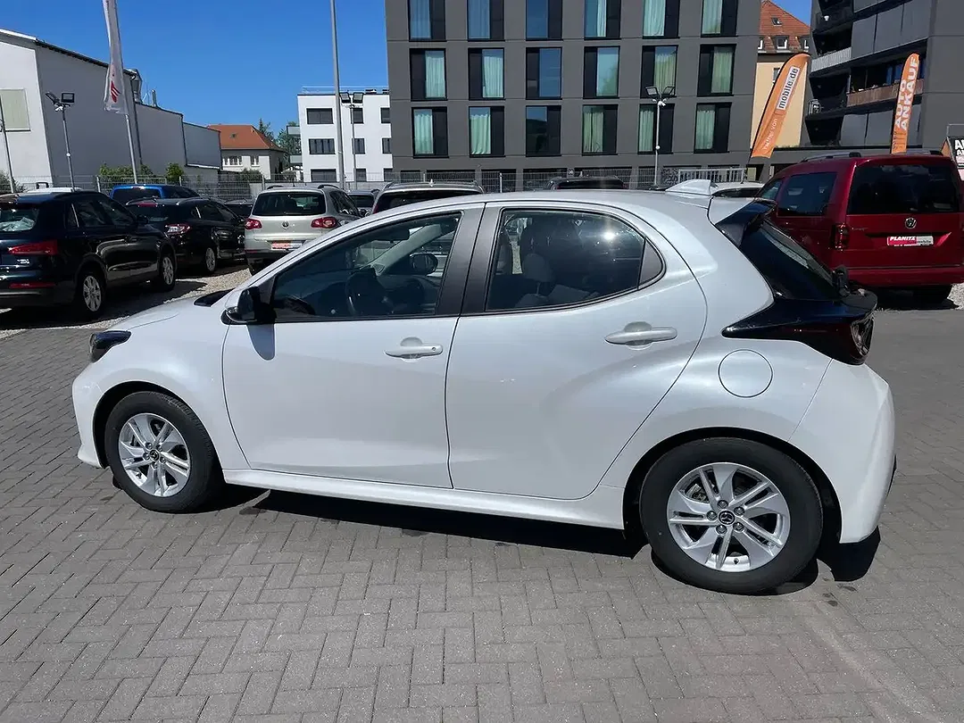 Mazda 2 - Thumbnail 6