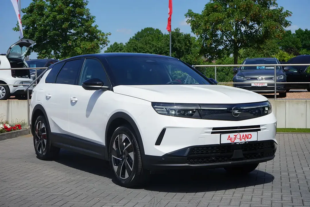 Opel Grandland Hybrid 1.2 Turbo AUT Ultimate - Thumbnail 3
