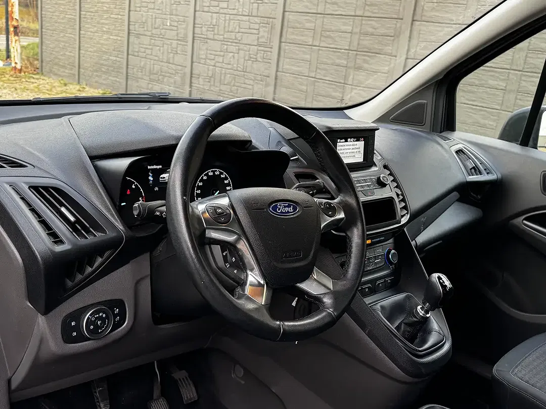 Ford Tourneo Connect 1.5 TDCi Titanium - Thumbnail 13