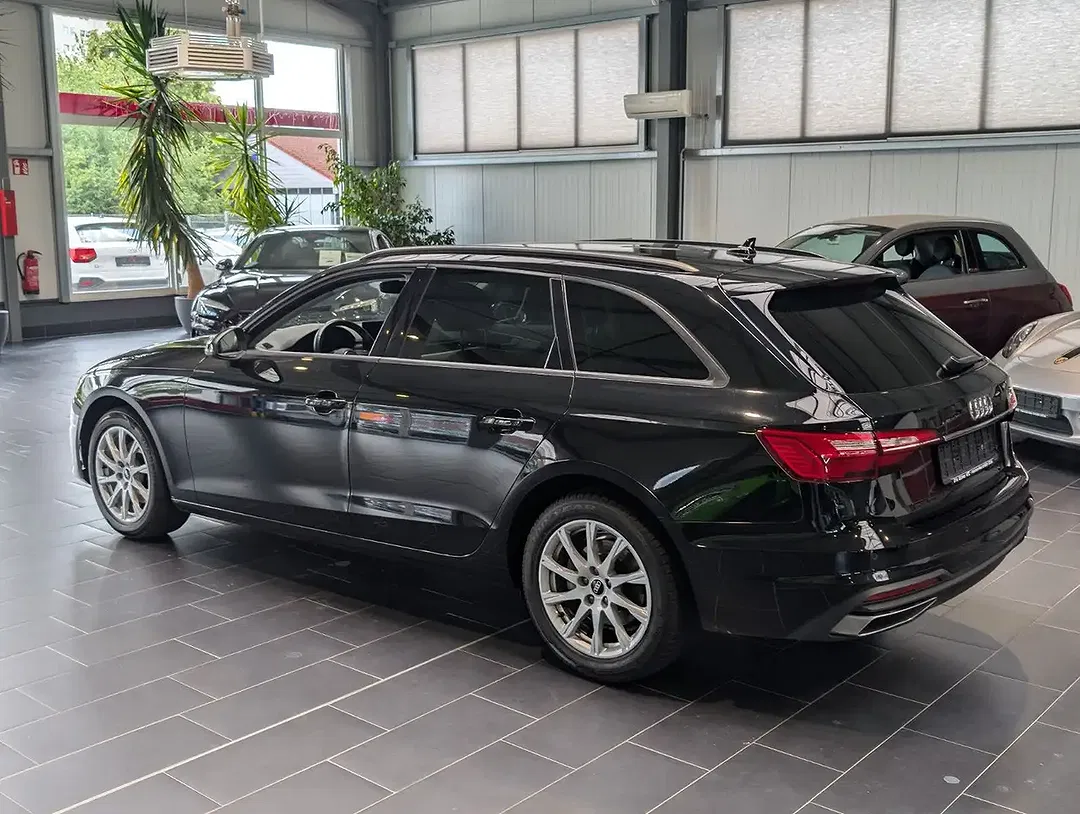 Audi A4 35 TFSI S tronic Avant - foto 2