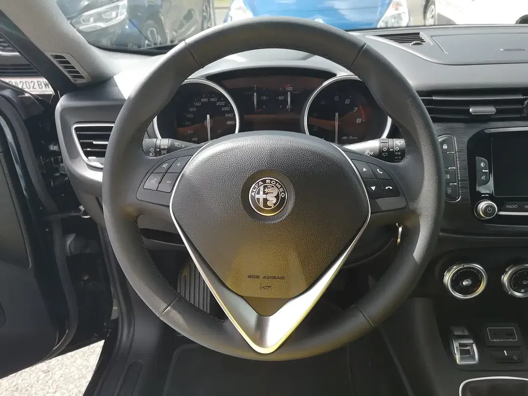 Alfa Romeo Giulietta 1.4 Turbo - Thumbnail 12