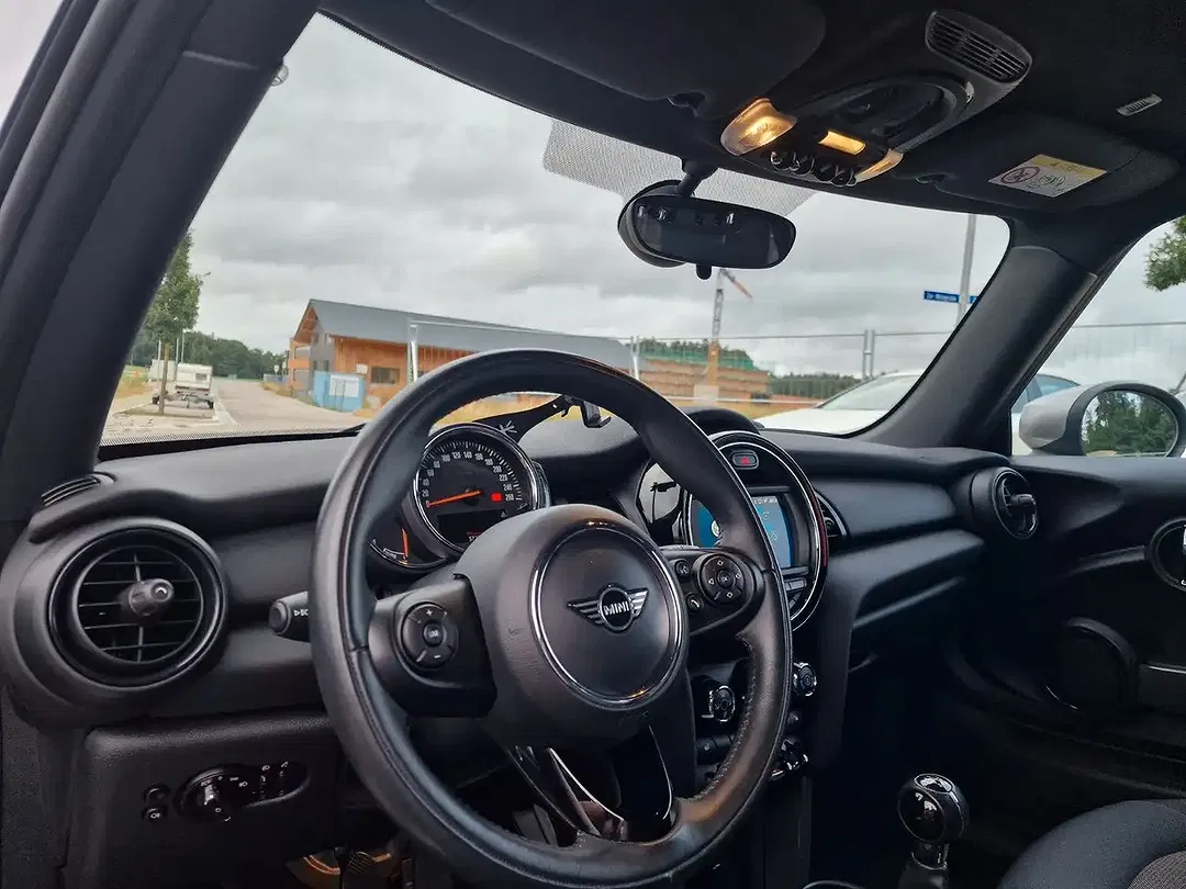 MINI One - Thumbnail 9