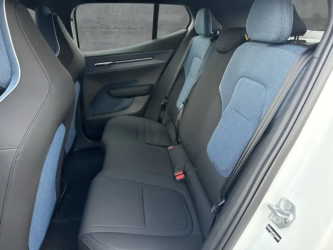 Volvo EX30 Extended Range Plus - Thumbnail 12