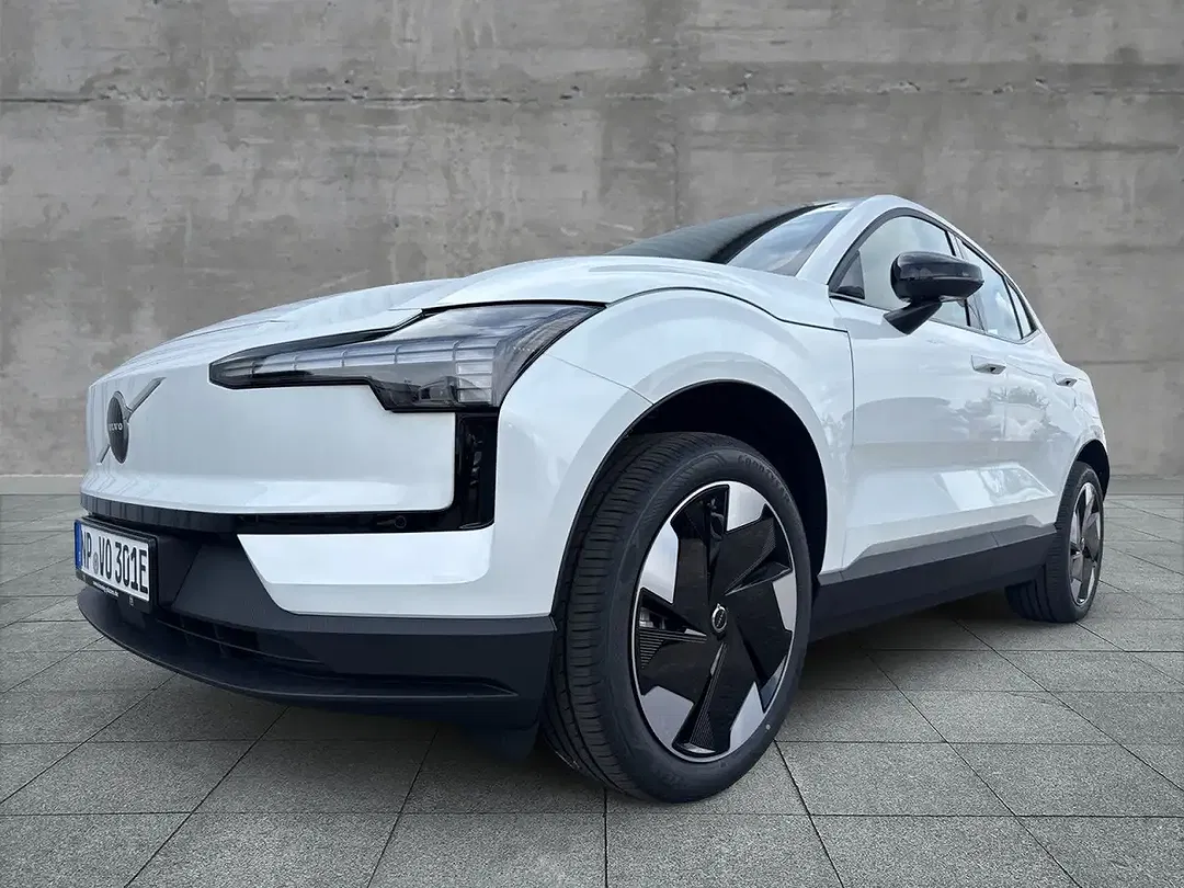 Volvo EX30 Extended Range Plus - Thumbnail 6