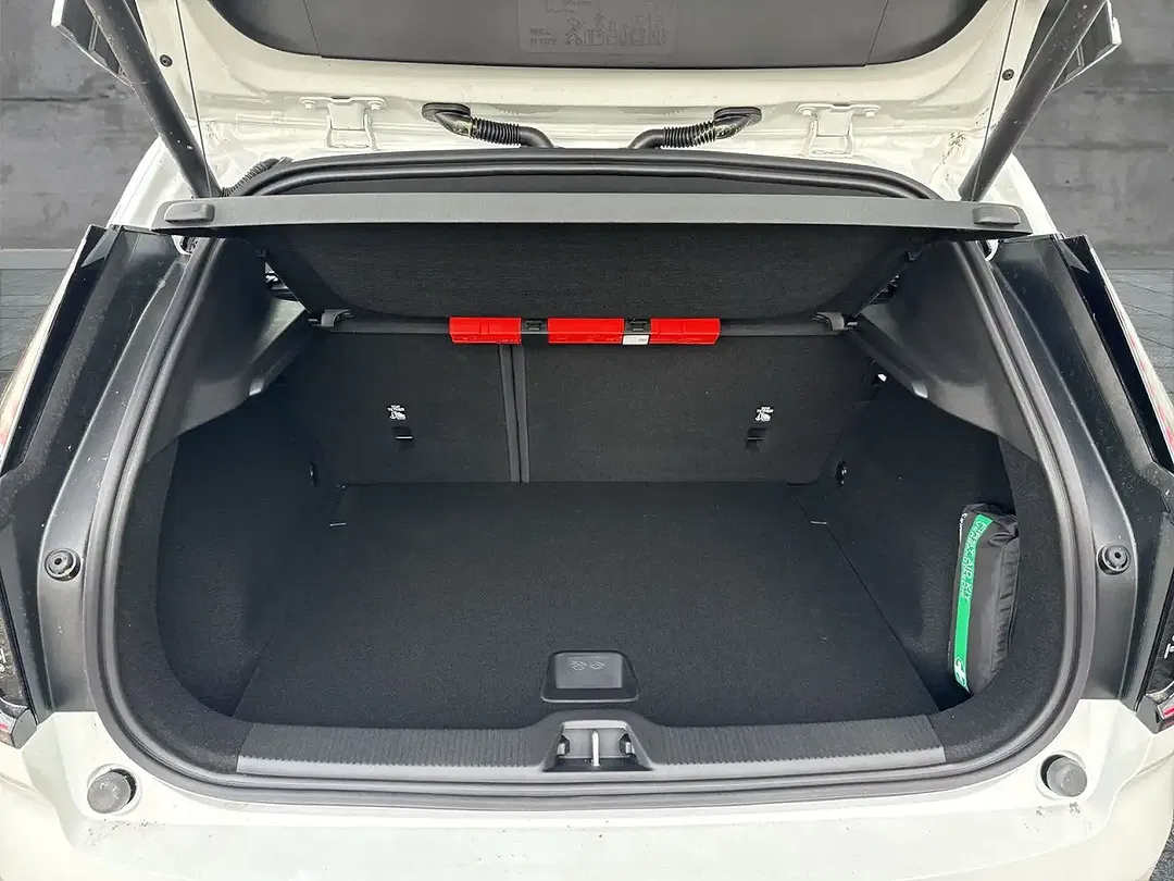 Volvo EX30 Extended Range Plus - Thumbnail 8