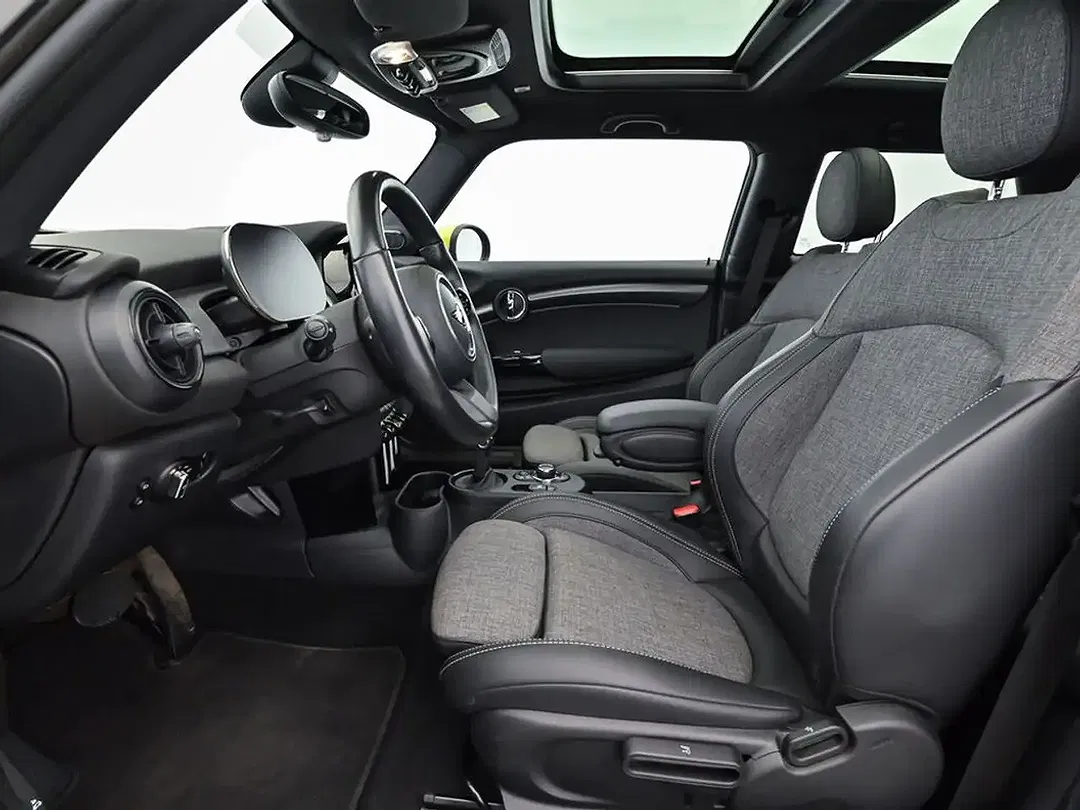 MINI Cooper SE - Thumbnail 12