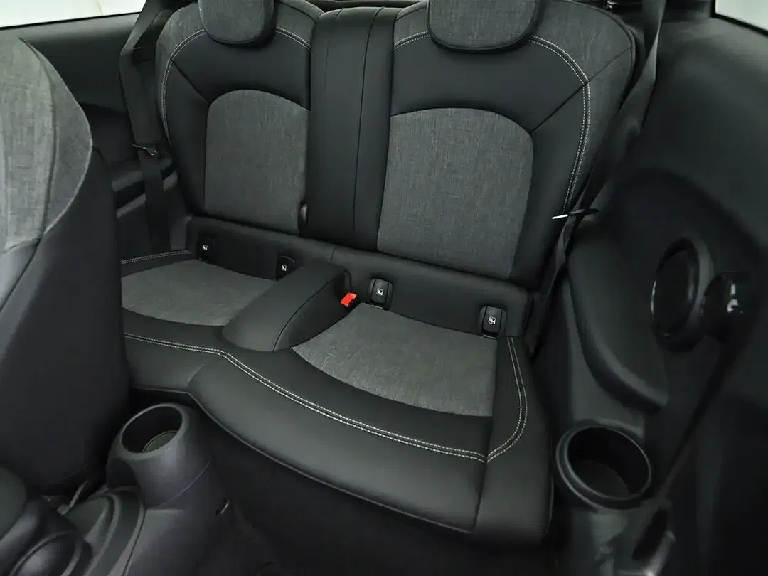 MINI Cooper SE - Thumbnail 19