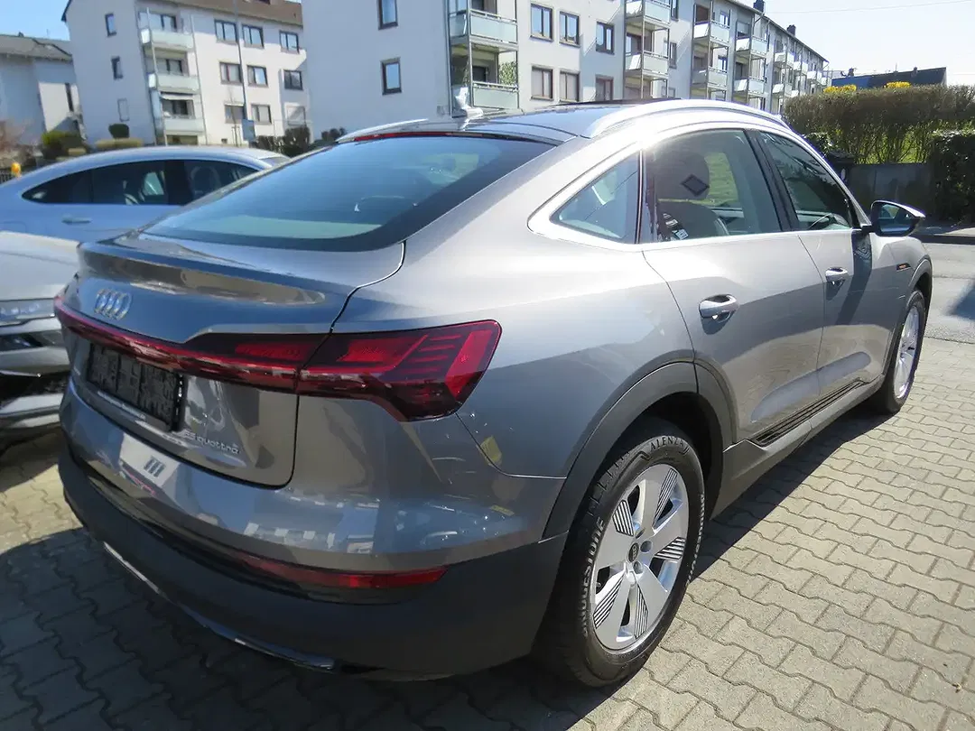 Audi e-tron 55 quattro Sportback - Thumbnail 6
