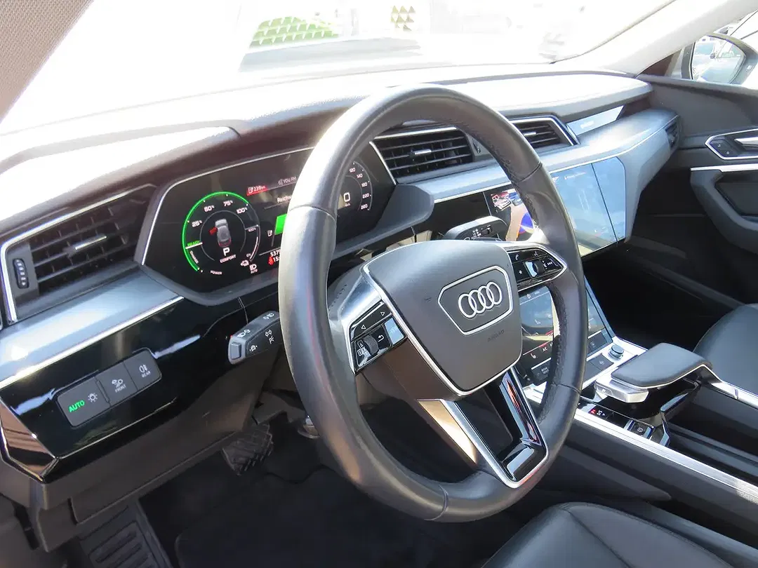 Audi e-tron 55 quattro Sportback - Thumbnail 8