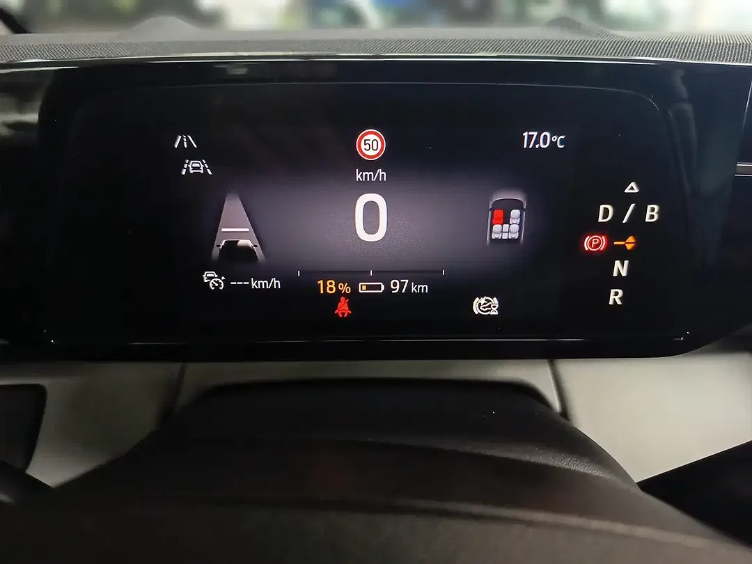Ford Explorer Extended Range Premium - Thumbnail 13