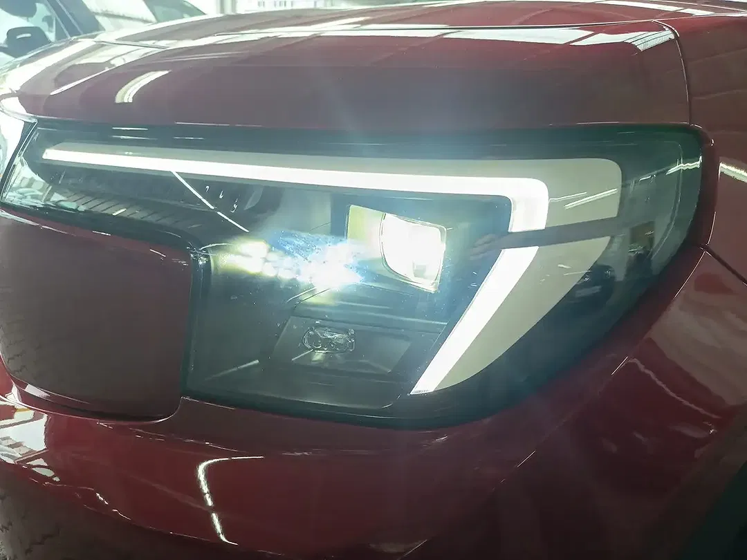 Ford Explorer Extended Range Premium - Thumbnail 6