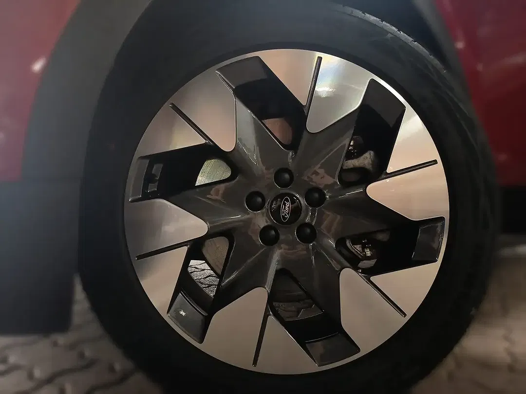 Ford Explorer Extended Range Premium - Thumbnail 7