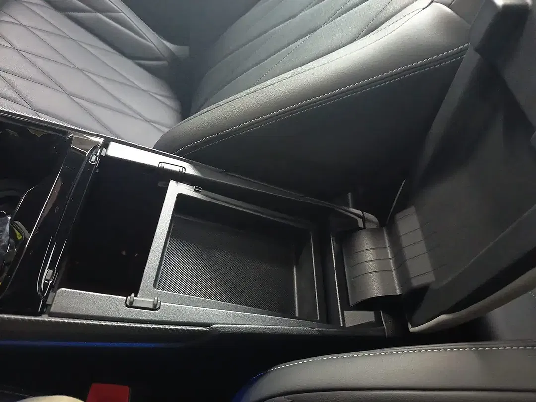 Ford Explorer Extended Range Premium - Thumbnail 9