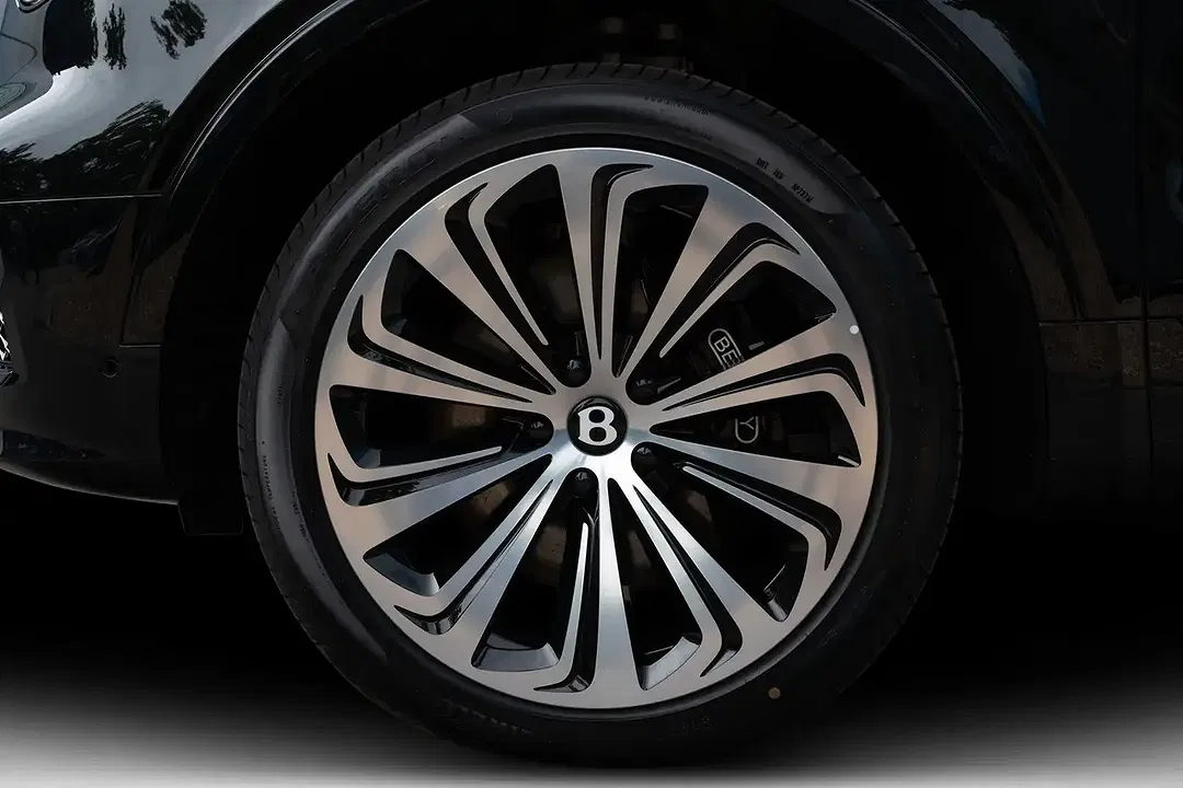 Bentley Bentayga 4.0 V8 EWB Azure - Thumbnail 8