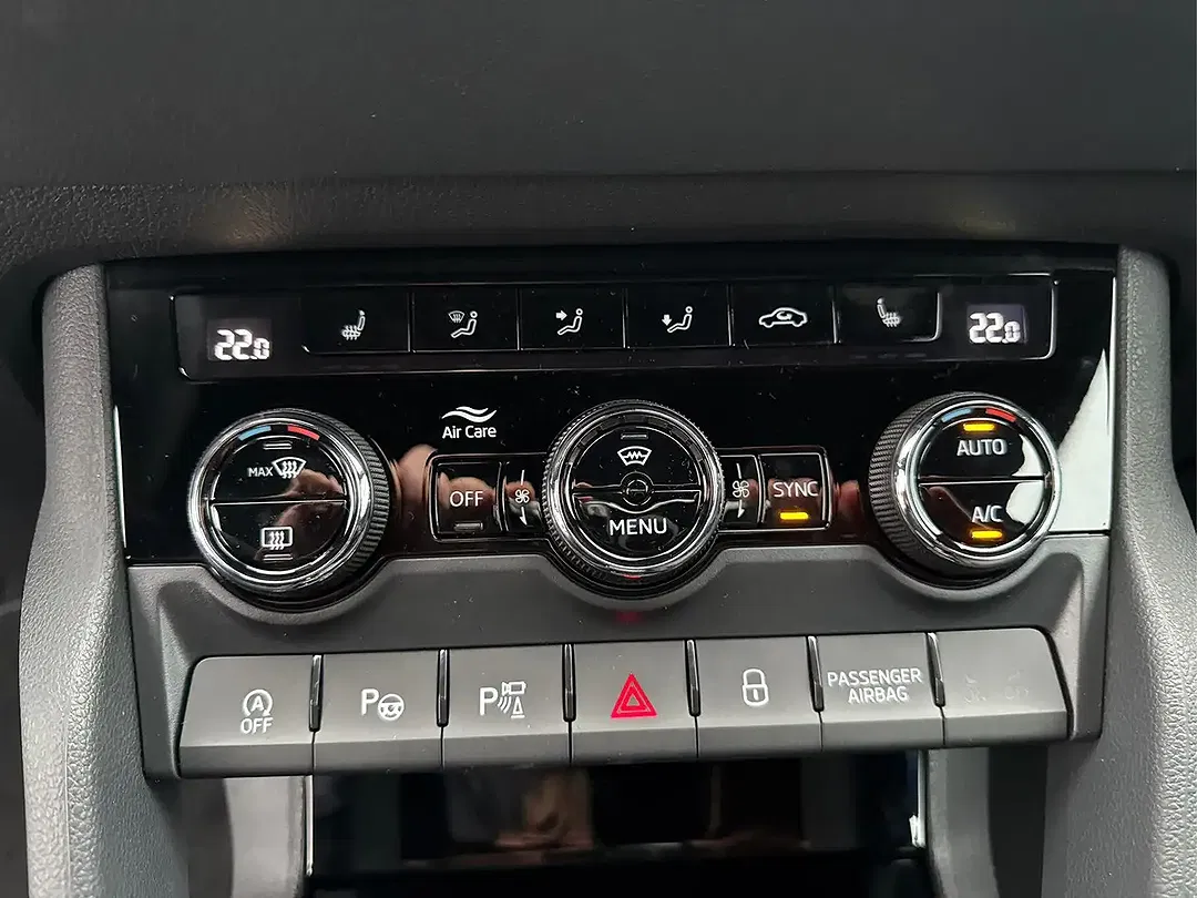 Skoda Karoq 1.5 TSI DSG Sportline - Thumbnail 9