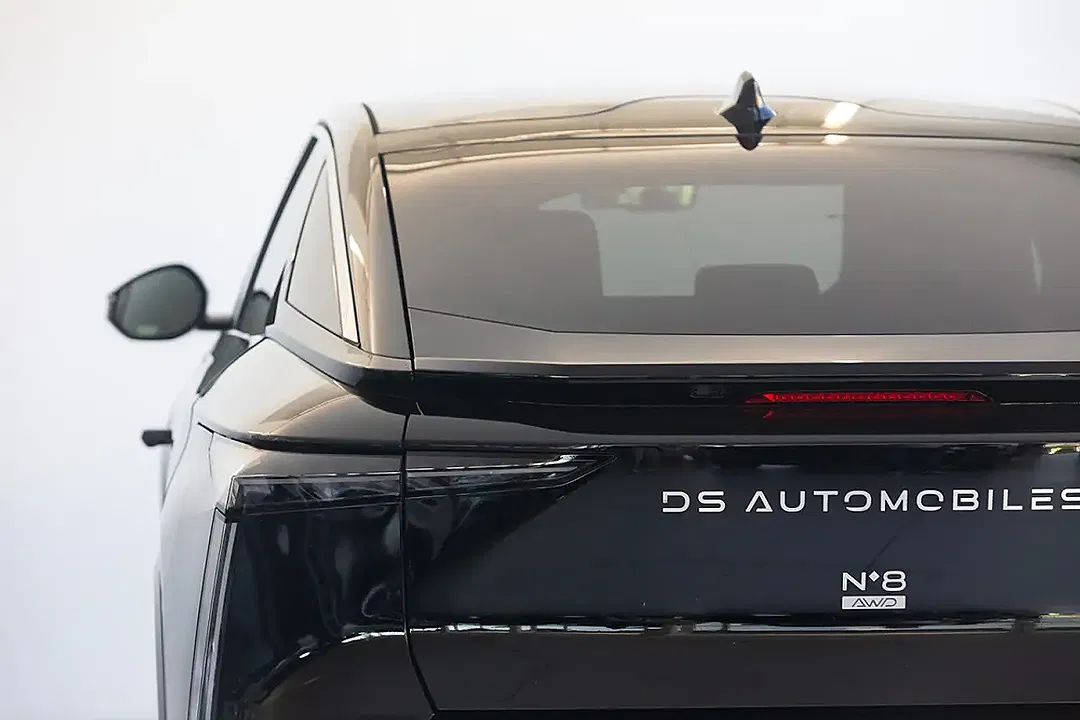 DS Automobiles N°8 - Thumbnail 3