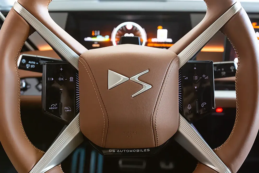 DS Automobiles N°8 - Thumbnail 6