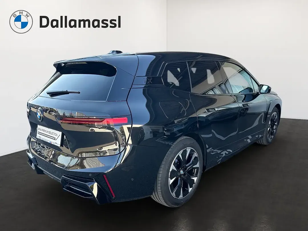BMW iX xDrive - Thumbnail 3