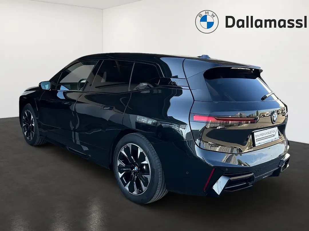 BMW iX xDrive - Thumbnail 4