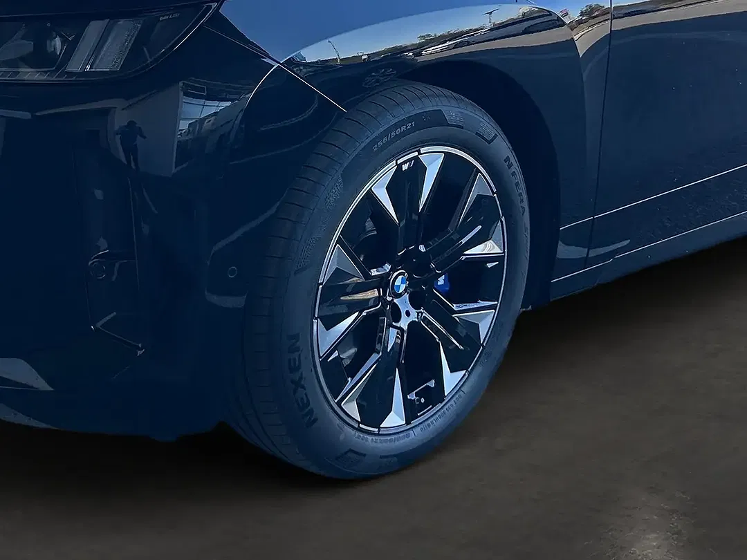BMW iX xDrive - Thumbnail 6