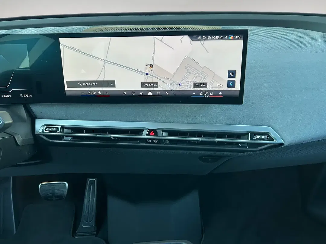 BMW iX xDrive - Thumbnail 9