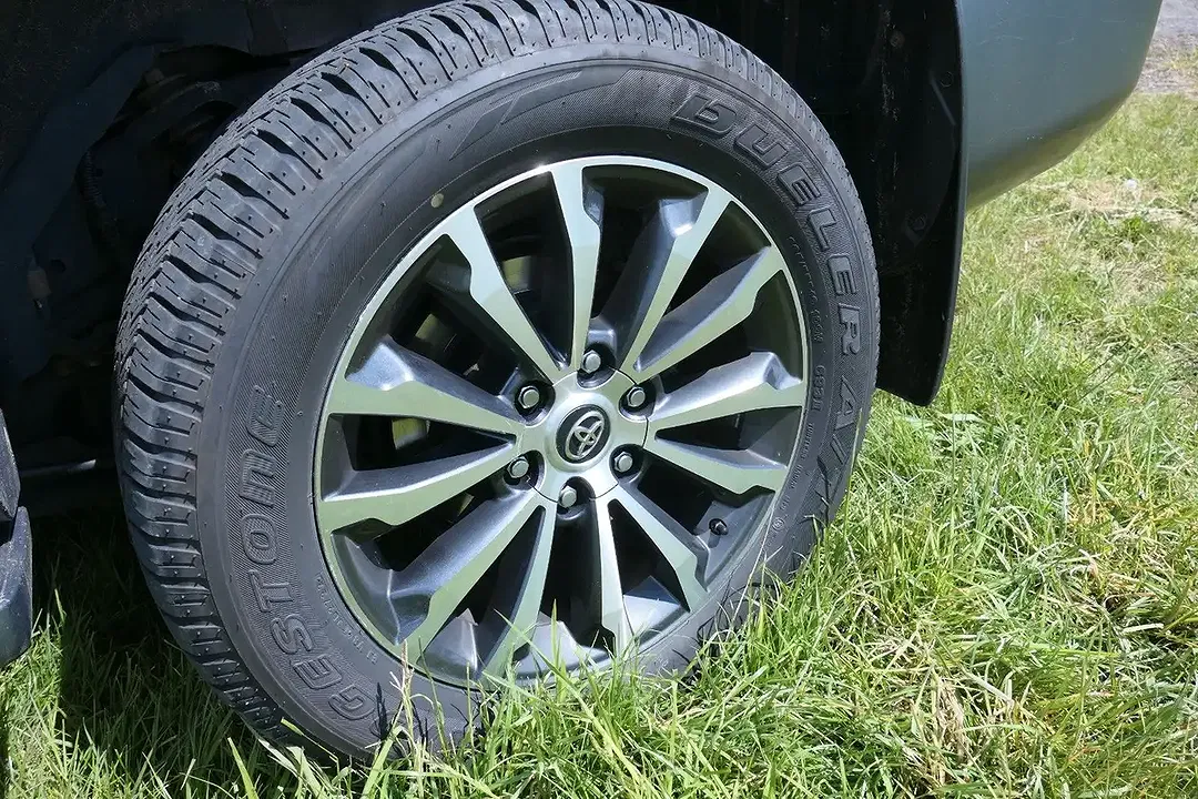 Toyota Land Cruiser - Thumbnail 13