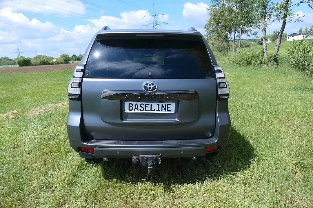 Toyota Land Cruiser - Thumbnail 5