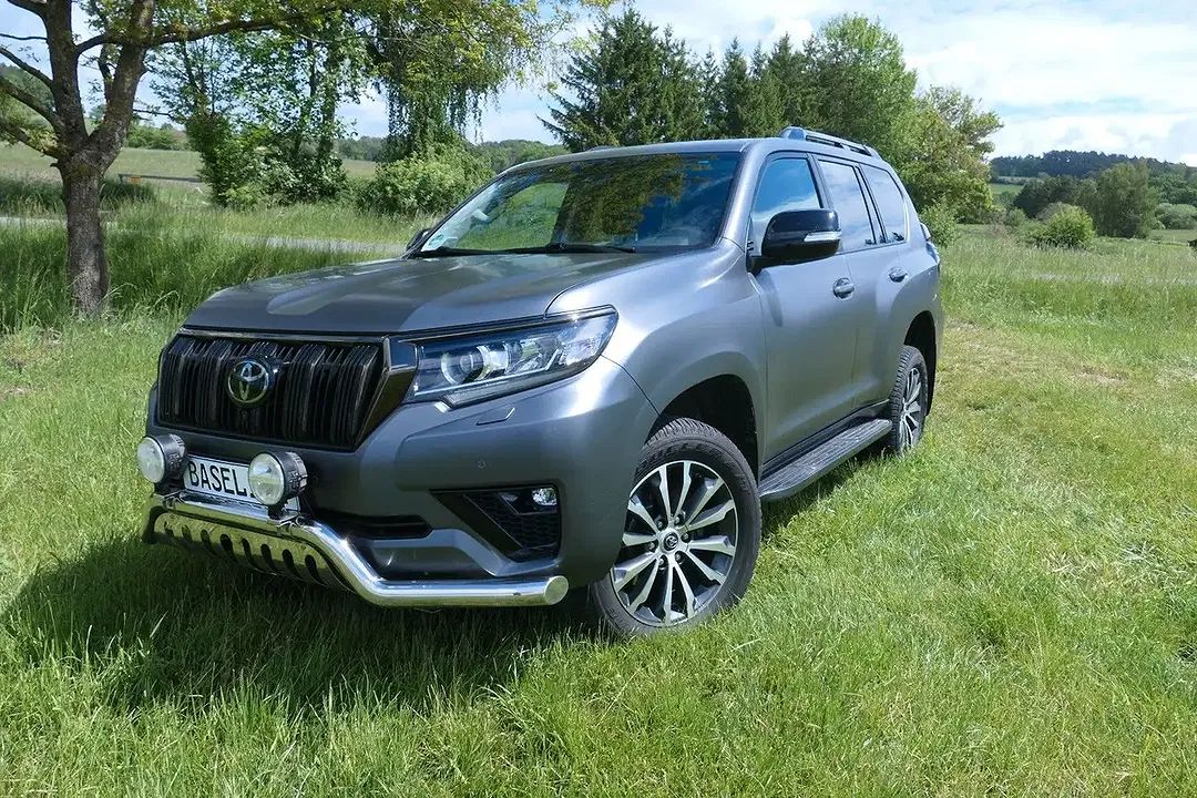 Toyota Land Cruiser - Thumbnail 6