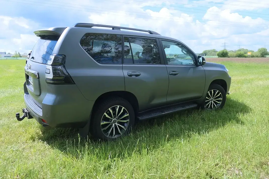 Toyota Land Cruiser - Thumbnail 8