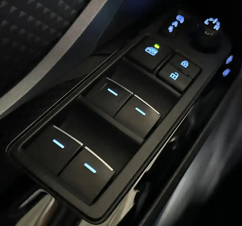 Toyota C-HR Hybrid Team Deutschland - Thumbnail 9