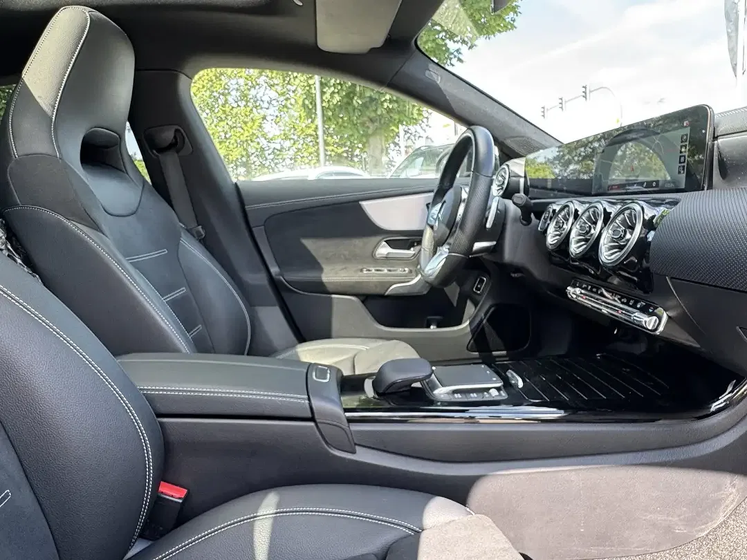 Mercedes-Benz CLA 250 AMG Line Edition - Thumbnail 17